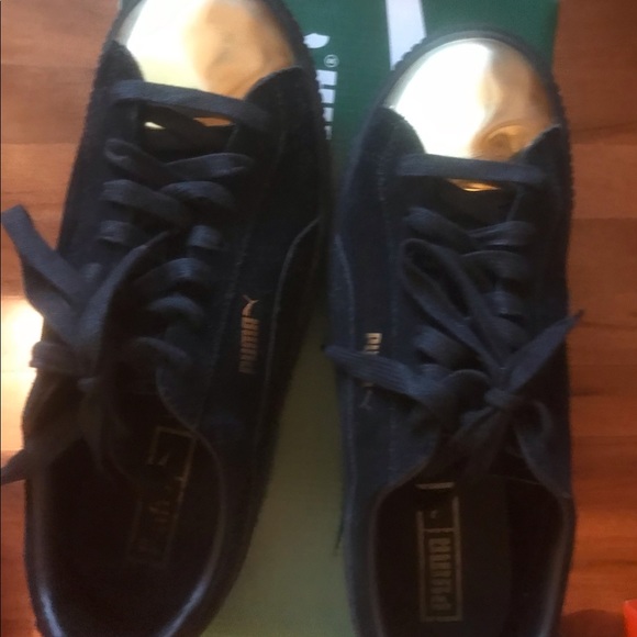 Athletic shoes - Picture 3 of 3